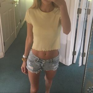 Yellow cropped tee with lettuce edge